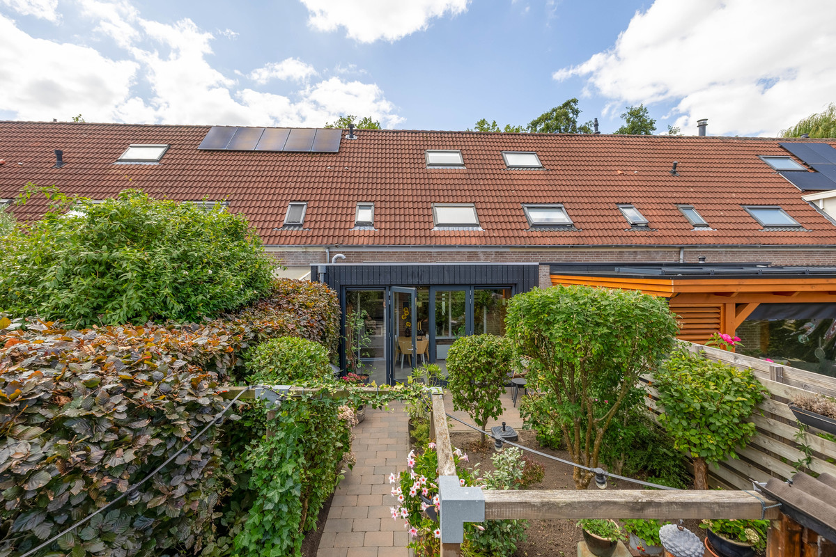 Tussenwoning te koop: Gerstakker 92, Waddinxveen