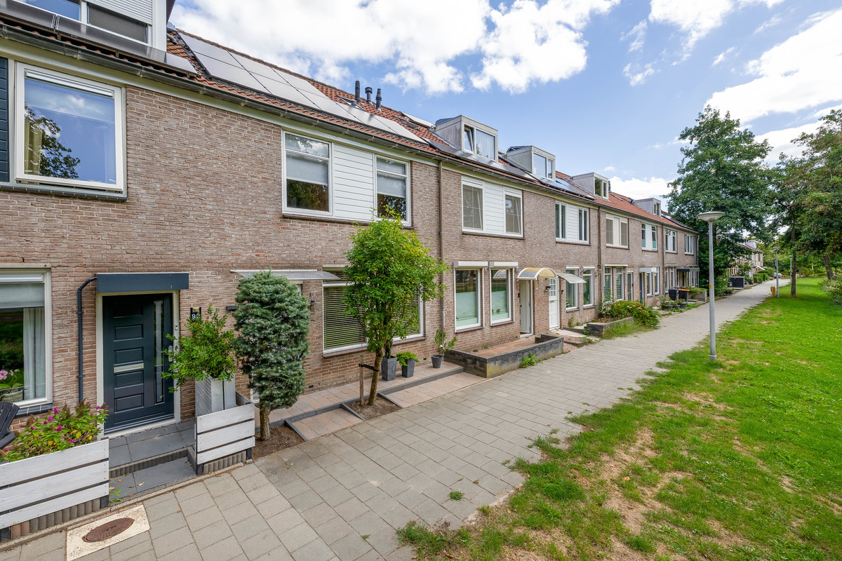 Tussenwoning te koop: Gerstakker 92, Waddinxveen