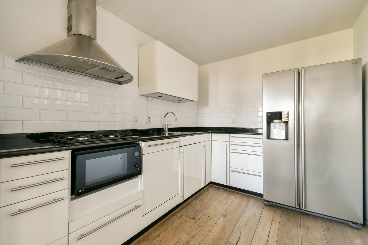Appartement te koop: Jan de Jonghkade 17, Amsterdam