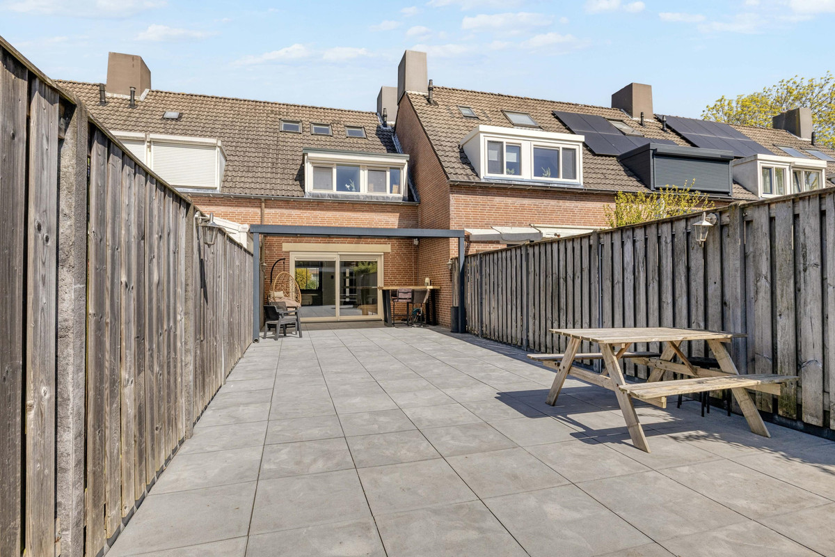 Tussenwoning te koop: Kersegaarde 9, Nieuwegein