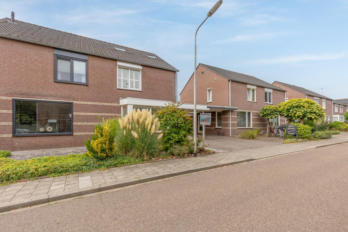 Tussenwoning te koop: Marsstraat 28, Sittard