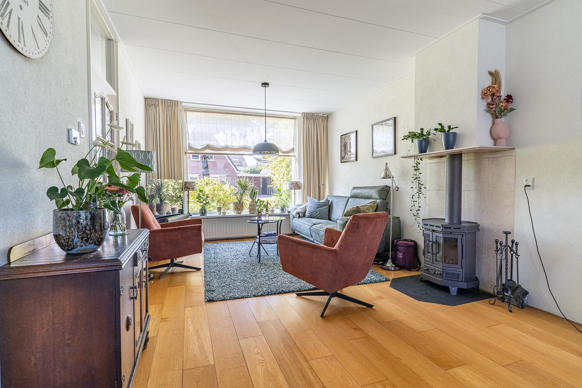 Tussenwoning te koop: Coragestraat 37, Elburg