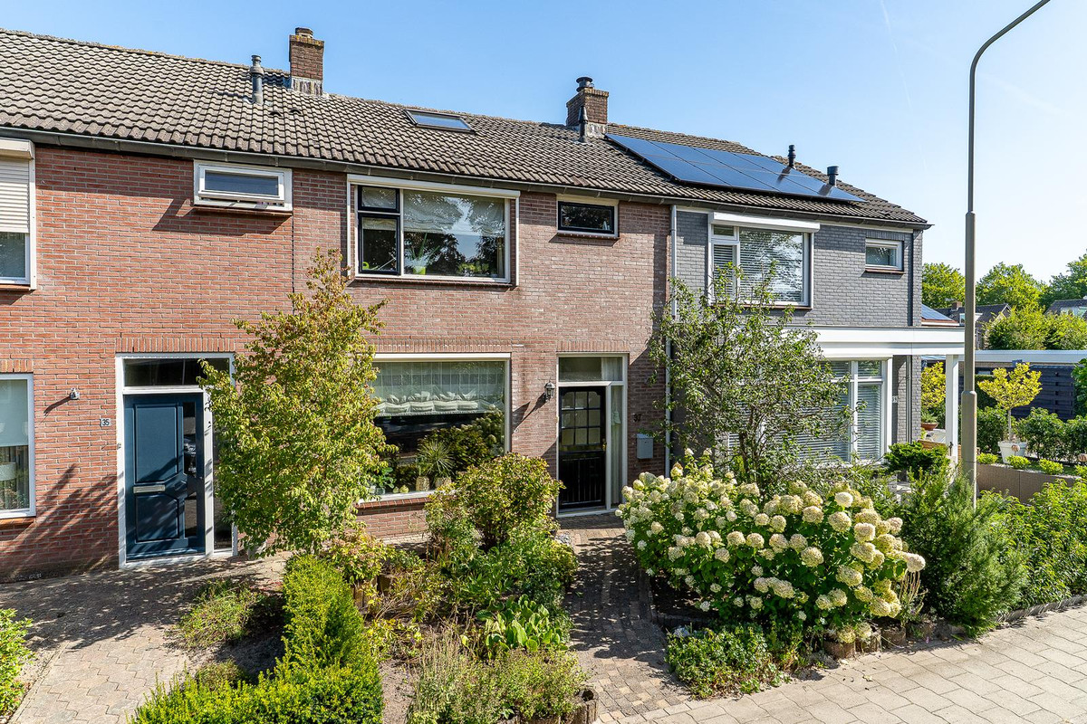 Tussenwoning te koop: Coragestraat 37, Elburg