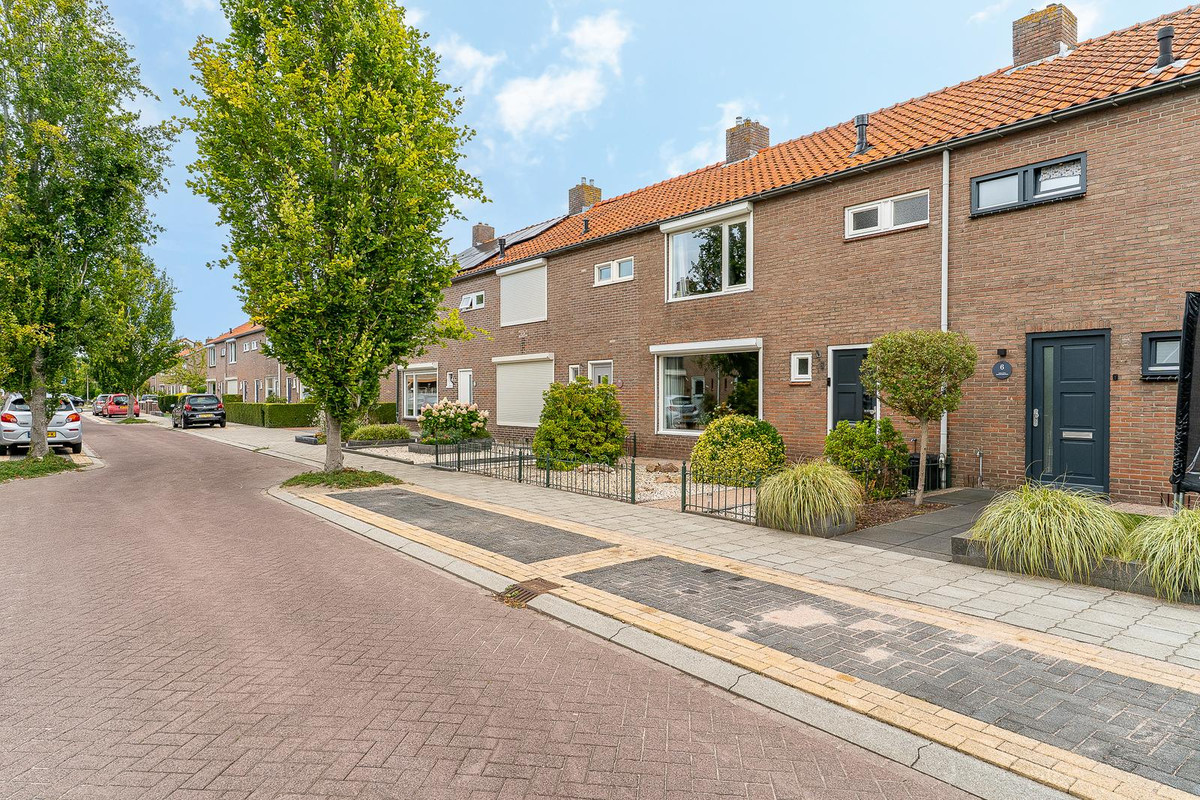 Tussenwoning te koop: Passestraat 8, Elburg