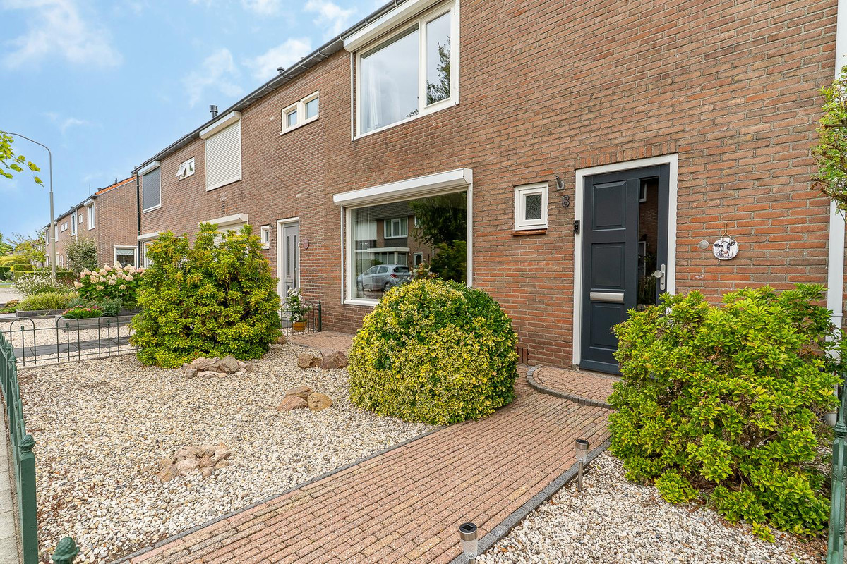 Tussenwoning te koop: Passestraat 8, Elburg