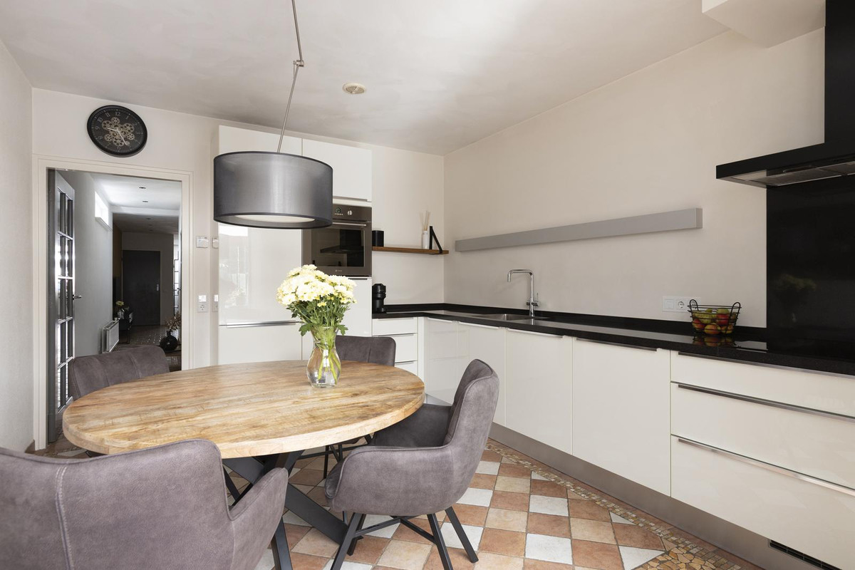 Tussenwoning te koop: Lieven de Keijstraat 32, Tilburg