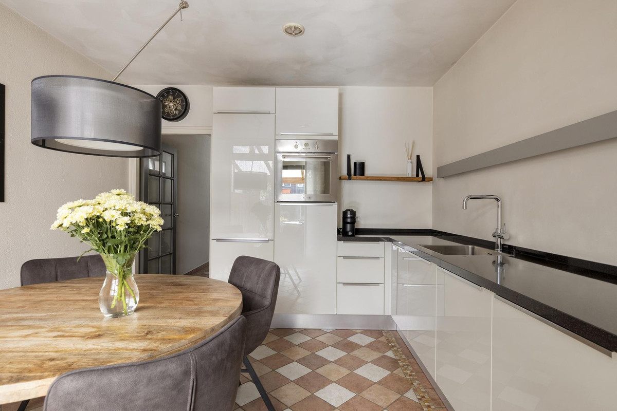 Tussenwoning te koop: Lieven de Keijstraat 32, Tilburg
