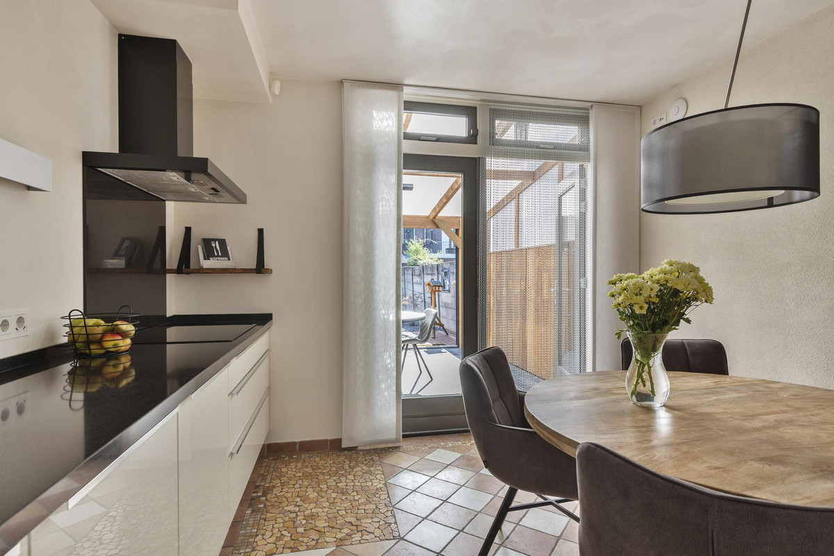 Tussenwoning te koop: Lieven de Keijstraat 32, Tilburg