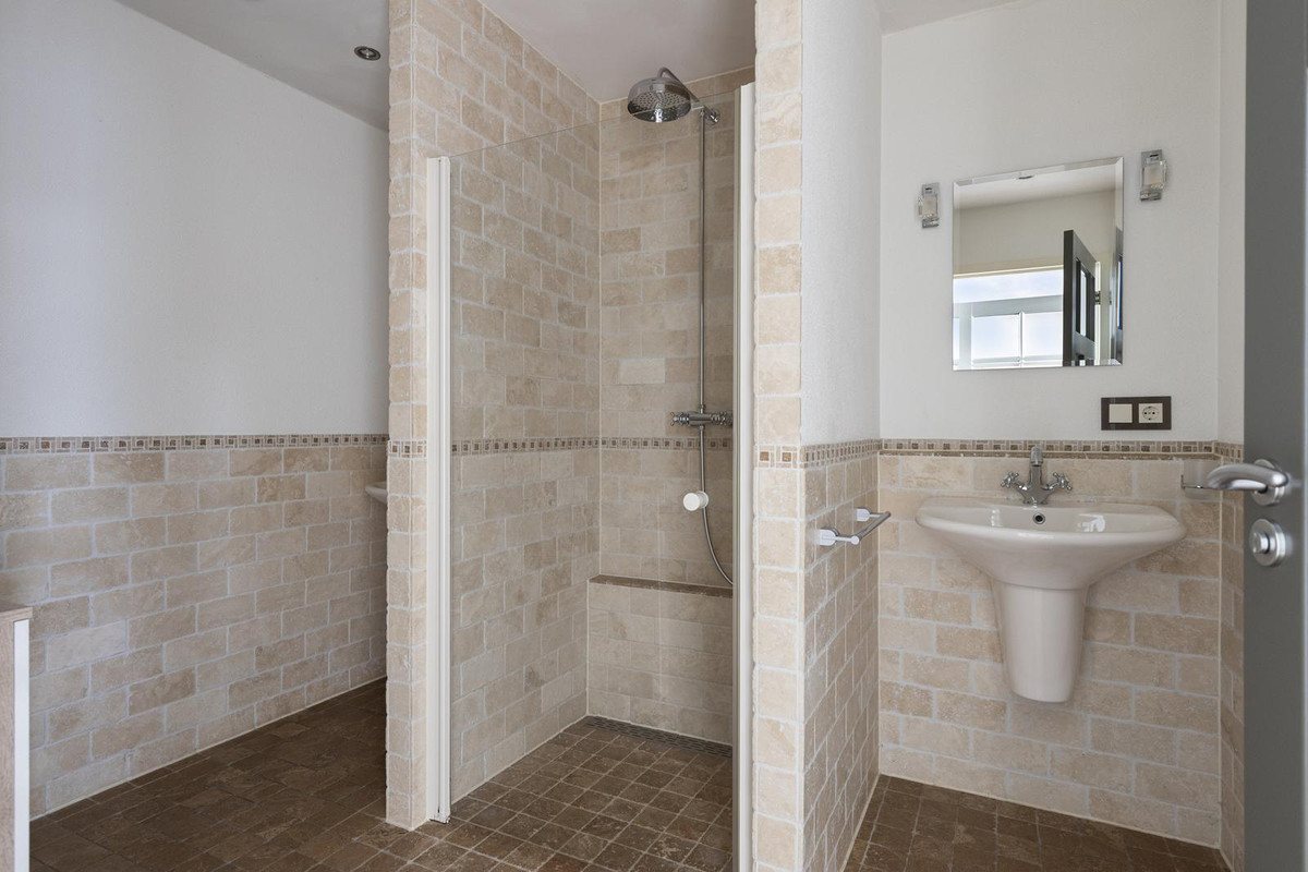 Tussenwoning te koop: Lieven de Keijstraat 32, Tilburg