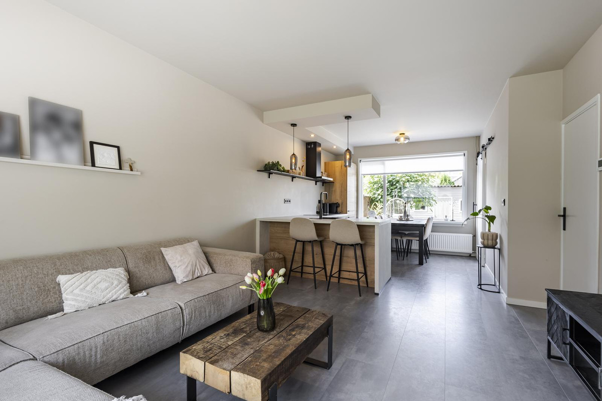 Tussenwoning te koop: Jan Steenstraat 74, Sliedrecht