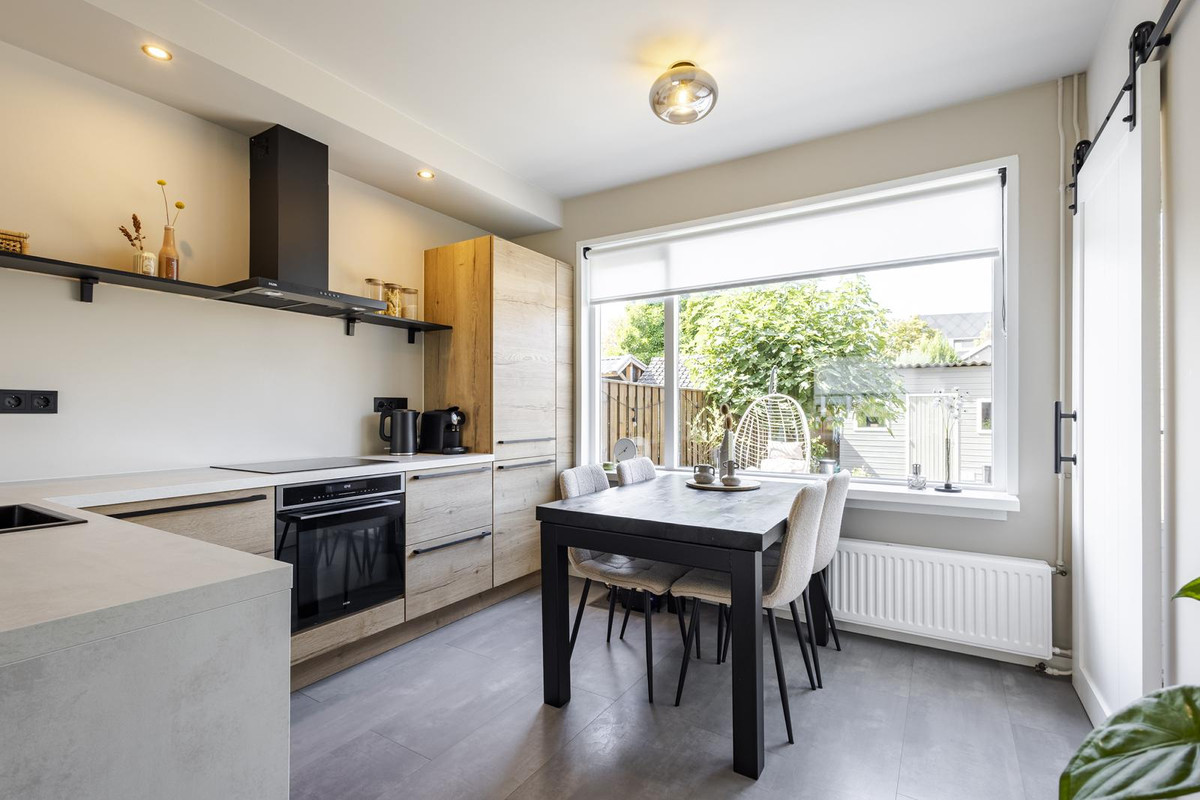 Tussenwoning te koop: Jan Steenstraat 74, Sliedrecht