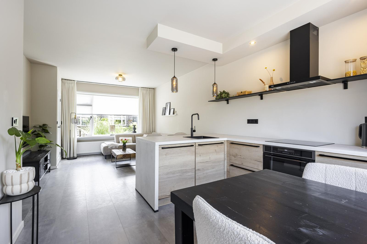 Tussenwoning te koop: Jan Steenstraat 74, Sliedrecht