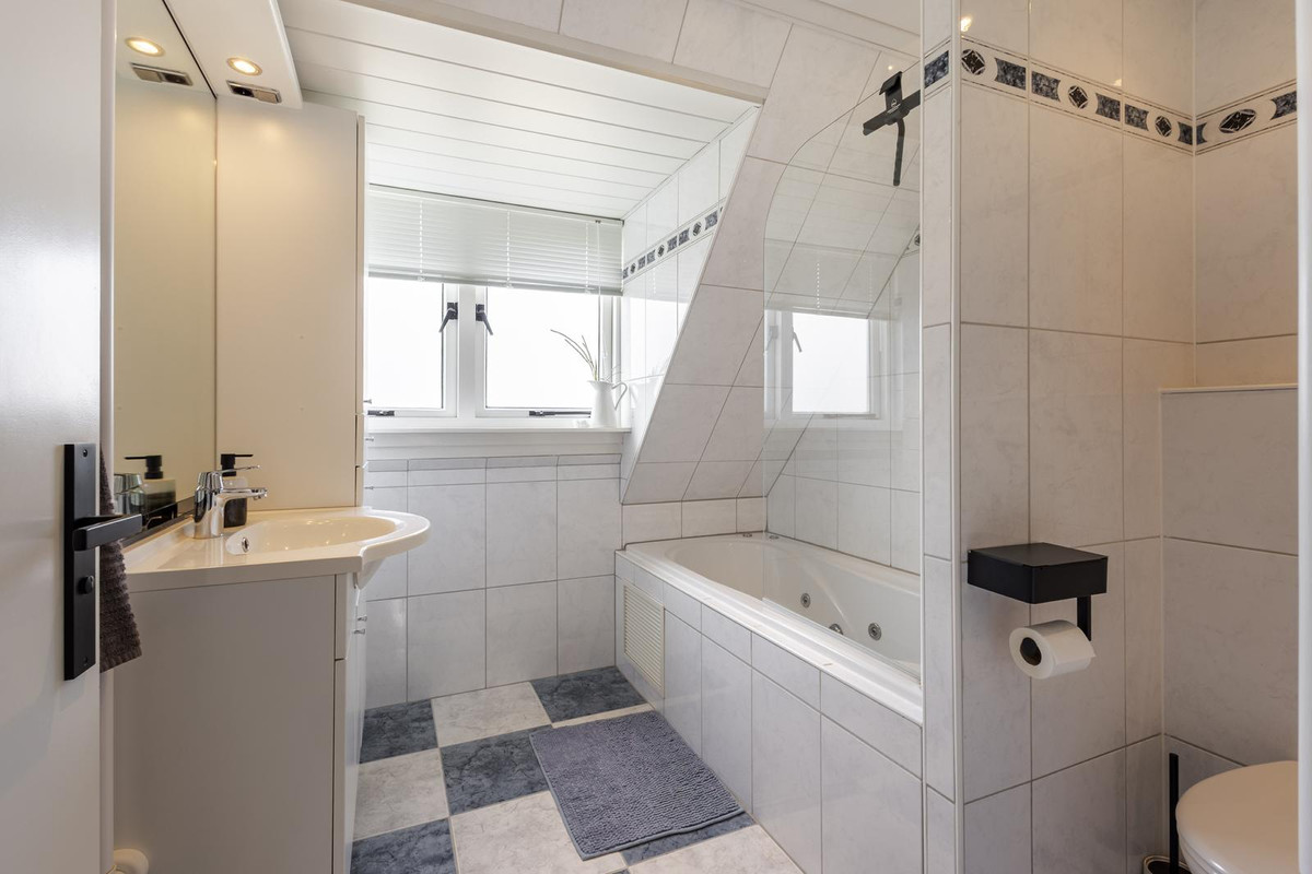Tussenwoning te koop: Jan Steenstraat 74, Sliedrecht