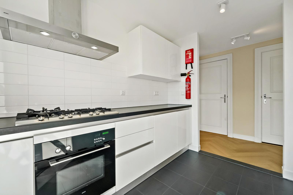 Appartement te huur: Nassauplein 26C, 'S-Gravenhage