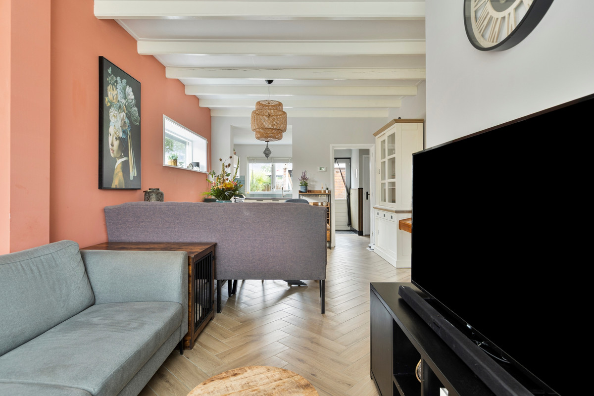 Hoekwoning te koop: Oost Voorgors 50, Middelharnis