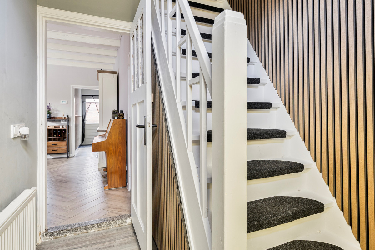 Hoekwoning te koop: Oost Voorgors 50, Middelharnis