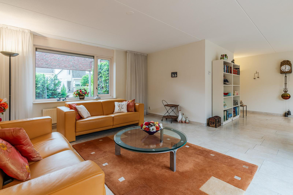 Tussenwoning te koop: Bittervoorn 26, Hoogeveen