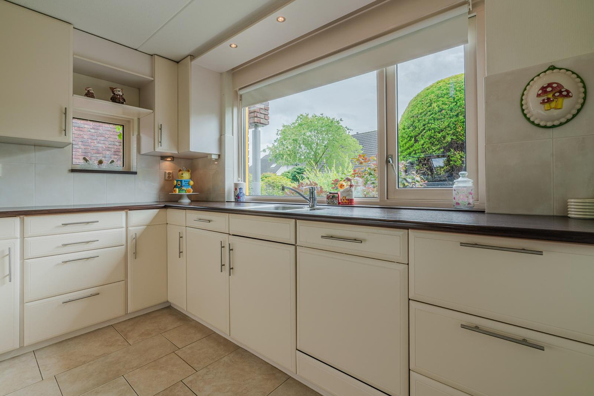 Tussenwoning te koop: Bittervoorn 26, Hoogeveen