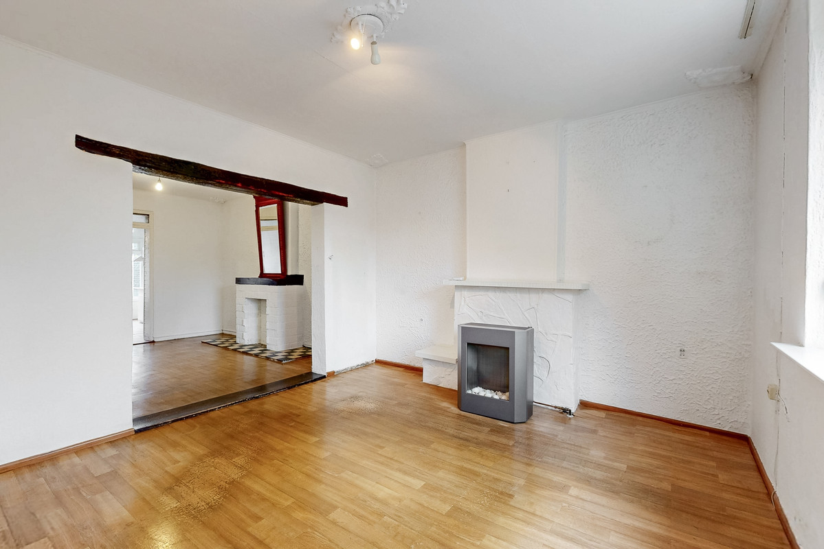 Twee-onder-één-kap te koop: Eisenderstraat 21, Geleen
