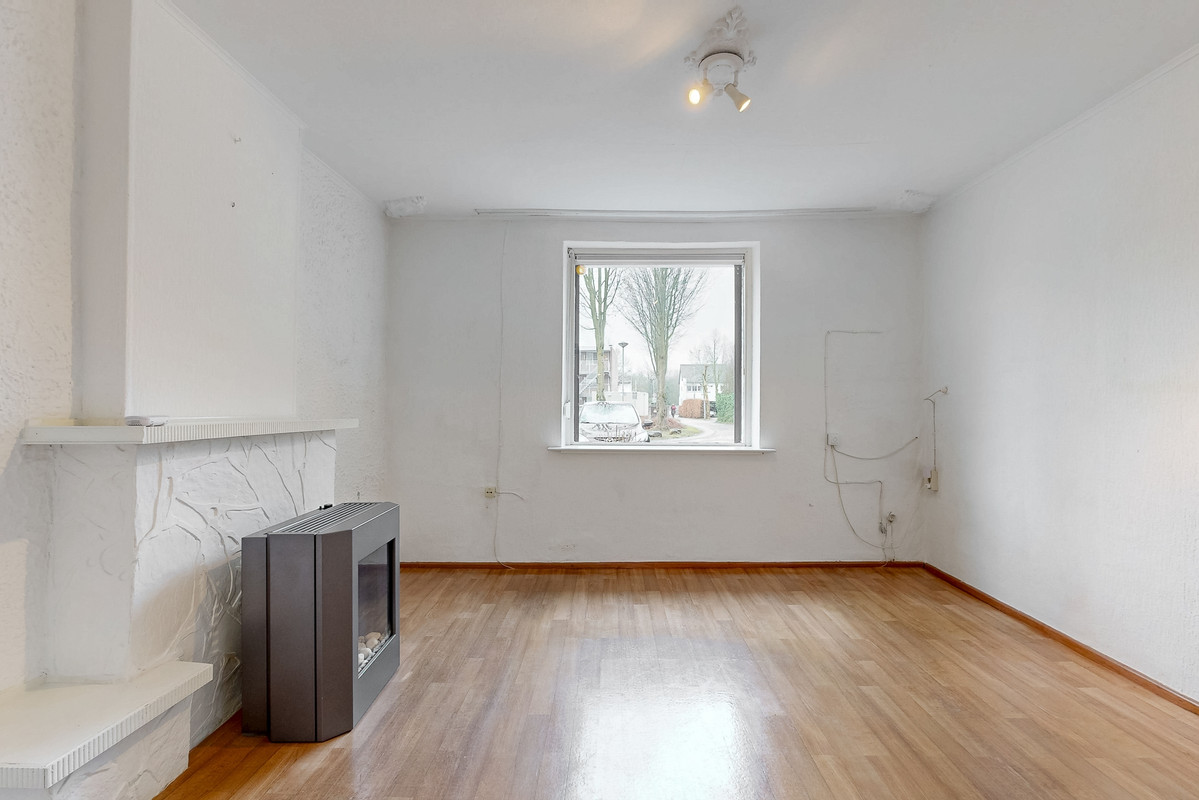 Twee-onder-één-kap te koop: Eisenderstraat 21, Geleen