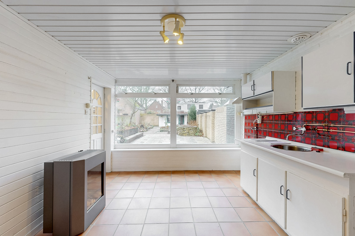 Twee-onder-één-kap te koop: Eisenderstraat 21, Geleen