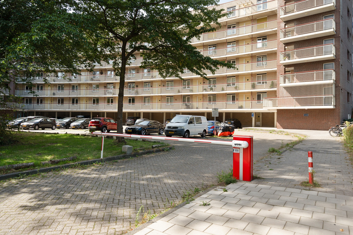 Appartement te koop: Adolphine Eduardine Kokplantsoen 48, Amsterdam
