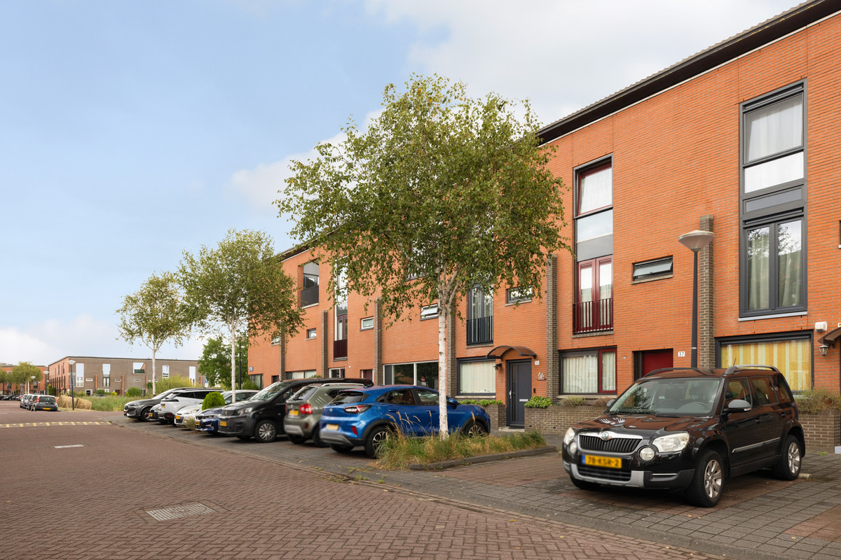 Tussenwoning te koop: Pesetalaan 37, Amsterdam