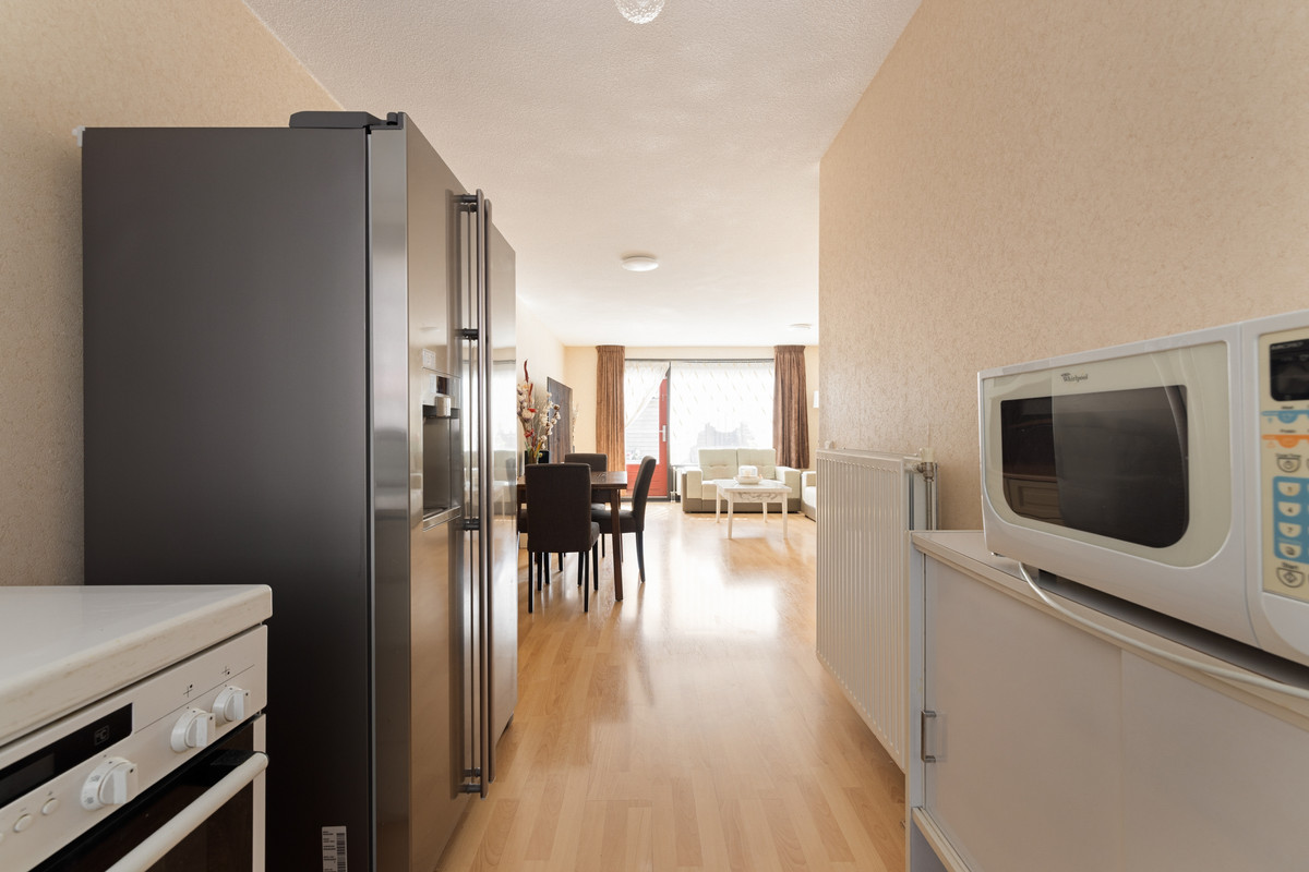 Tussenwoning te koop: Pesetalaan 37, Amsterdam