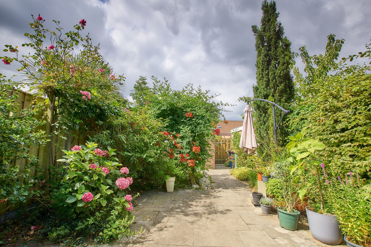 Tussenwoning te koop: Kievitweide 35, Houten