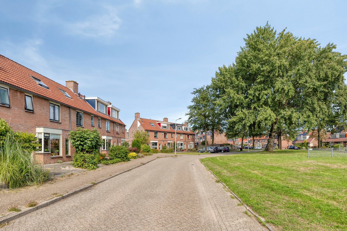Tussenwoning te koop: Kievitweide 35, Houten