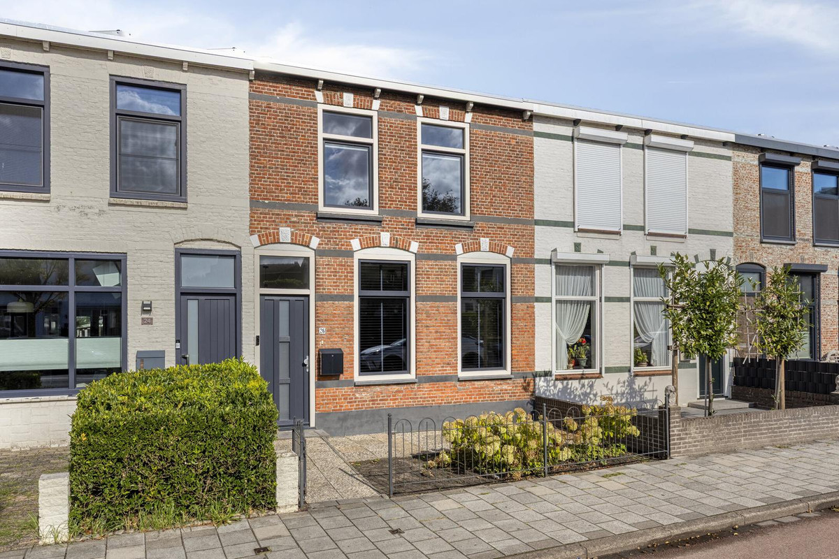 Tussenwoning te koop: M.A.de Ruijterlaan 26, Goes
