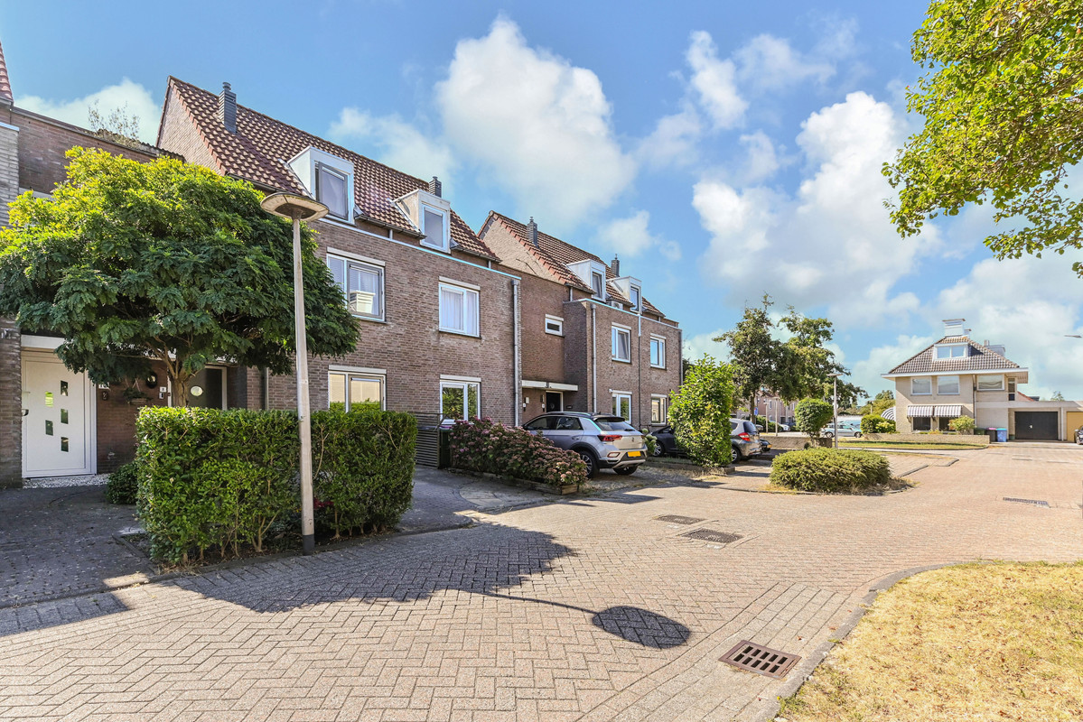 Tussenwoning te koop: Spirea 8, Nootdorp