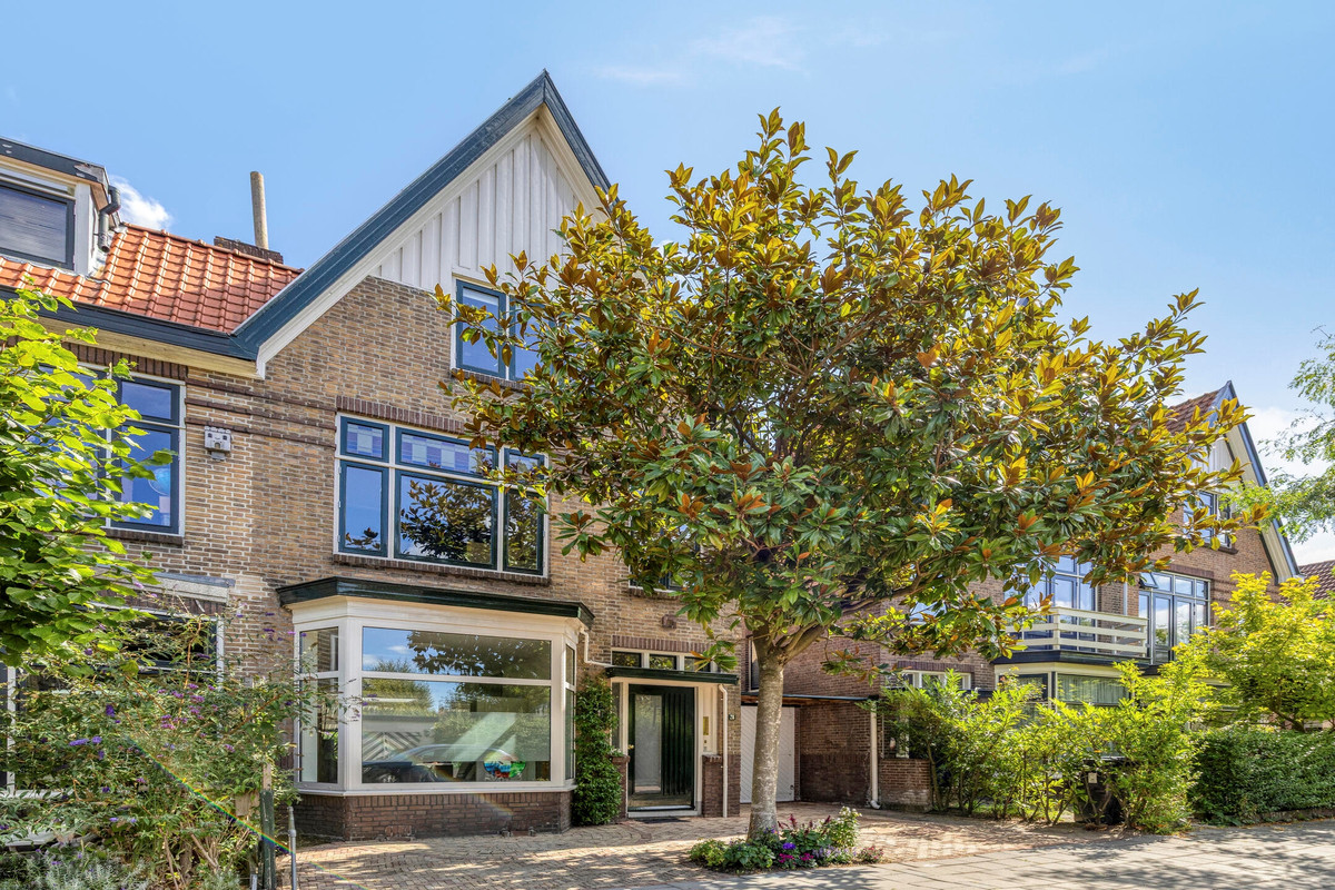 Tussenwoning te koop: Juffermansstraat 28, Oegstgeest