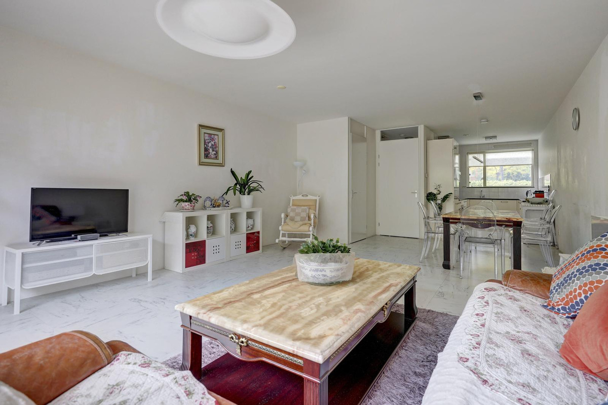 Tussenwoning te koop: Moltzerstraat 8, Rotterdam