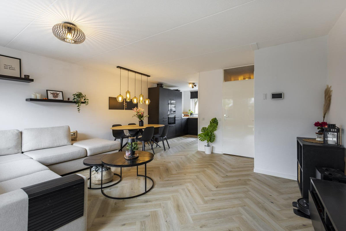 Tussenwoning te koop: 't Stort 13, Sliedrecht