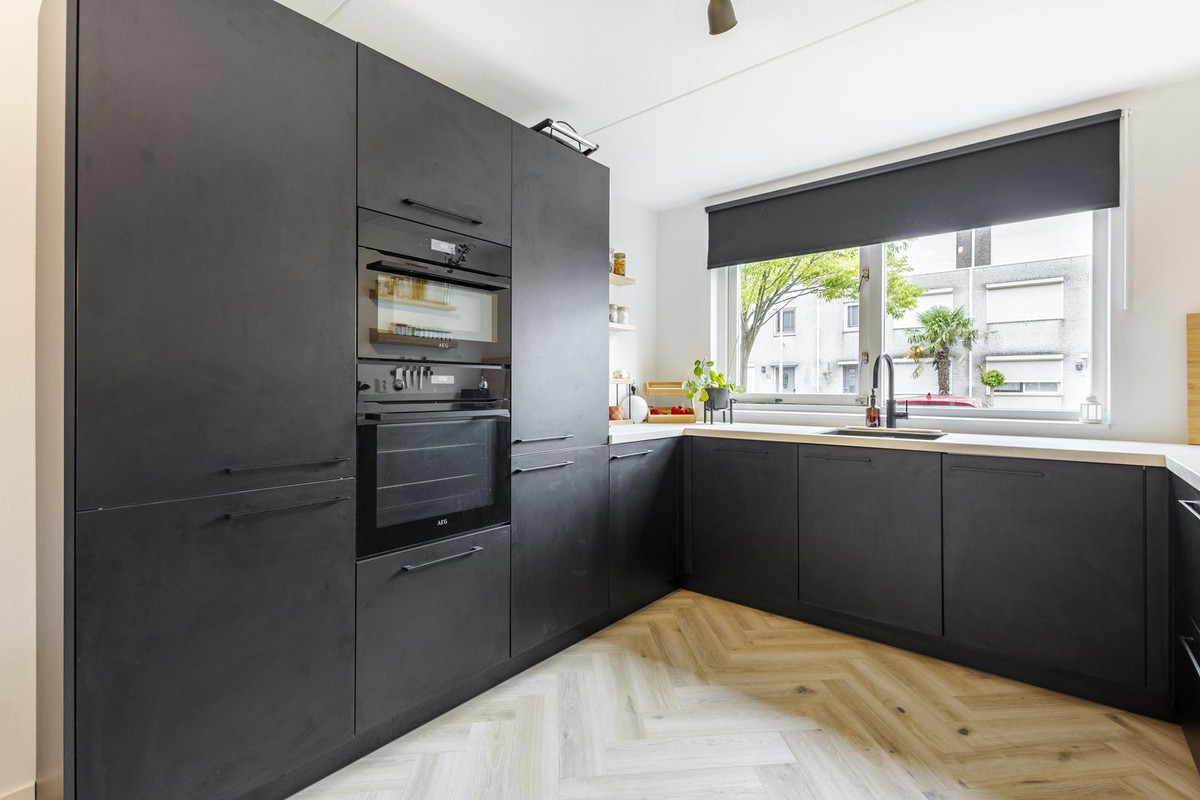 Tussenwoning te koop: 't Stort 13, Sliedrecht