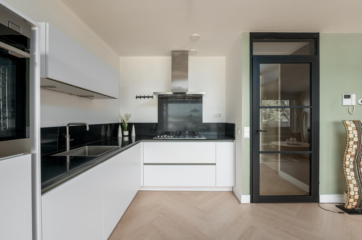 Appartement te koop: Maldivenweg 23, Almere