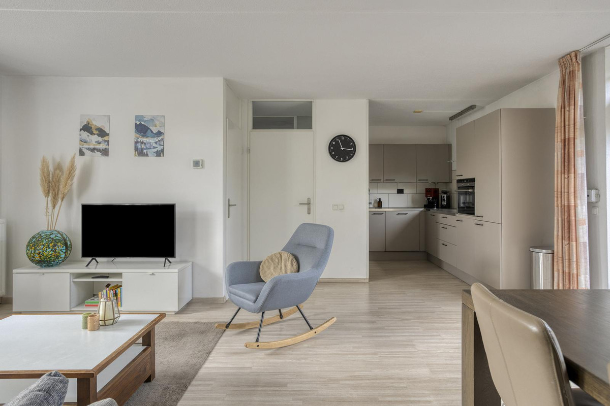 Tussenwoning te koop: Linnaeusdomein 16, Maastricht