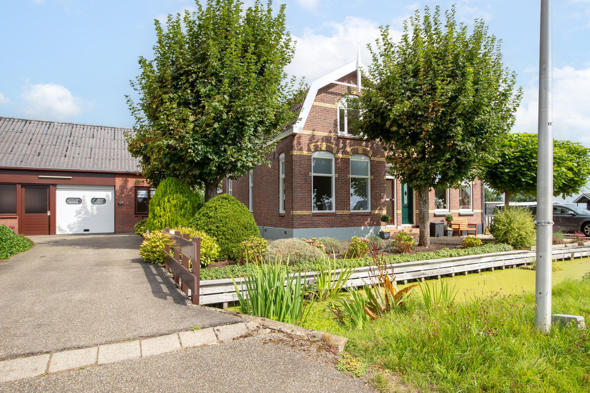 Twee-onder-één-kap te koop: Nieuweweg 6, Reeuwijk