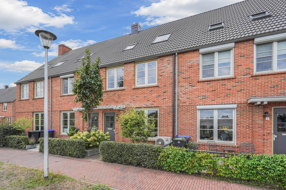 Tussenwoning te koop: Sacha Bulthuispad 5, Berkel En Rodenrijs