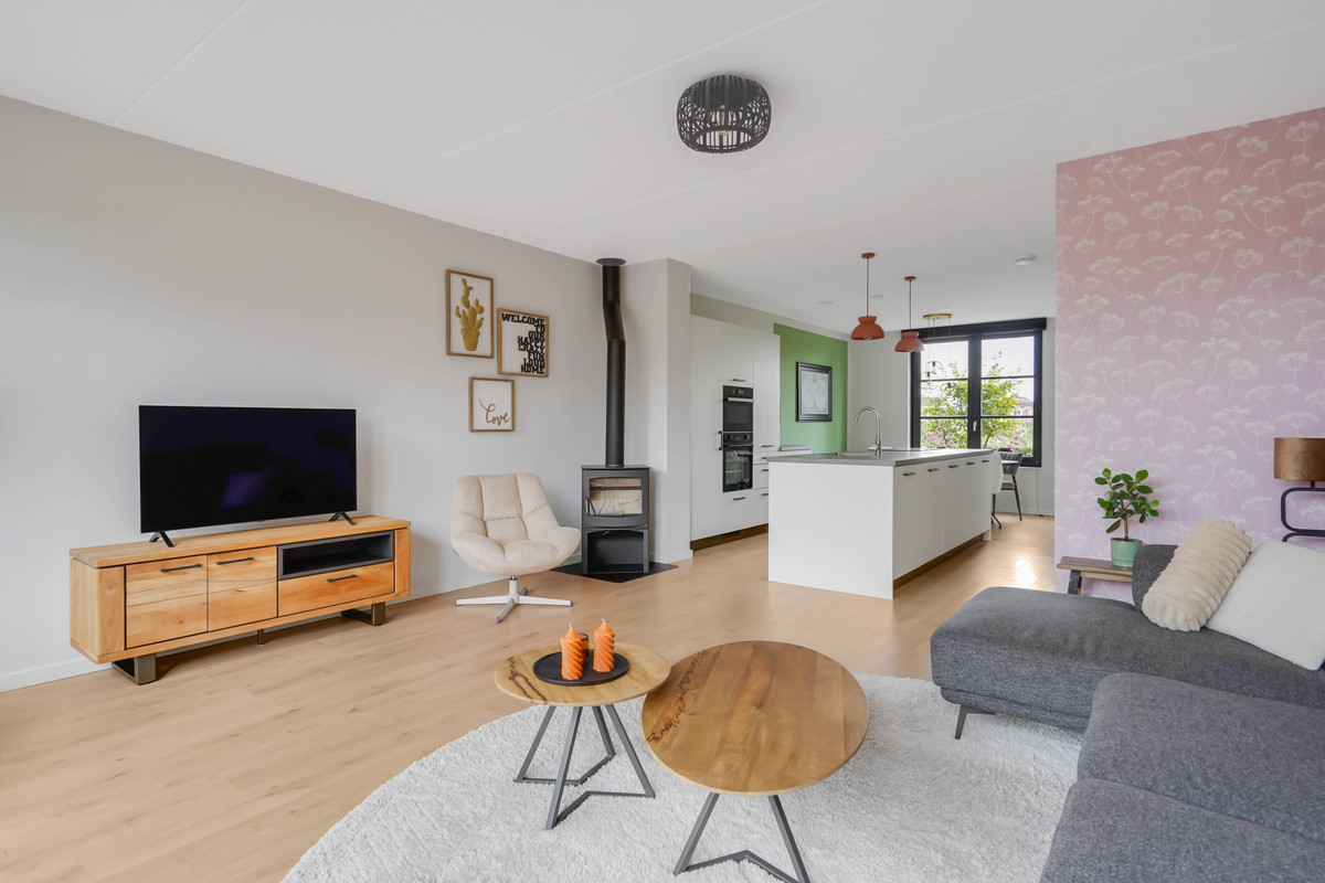 Tussenwoning te koop: Sacha Bulthuispad 5, Berkel En Rodenrijs