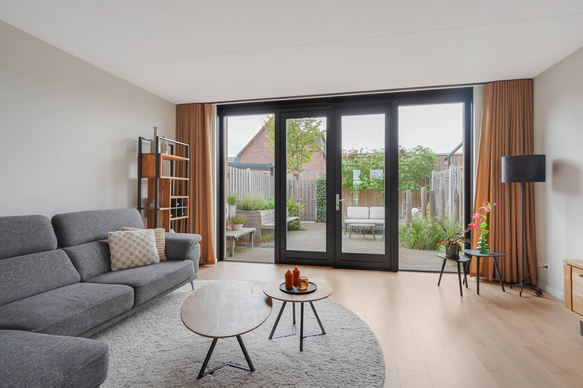 Tussenwoning te koop: Sacha Bulthuispad 5, Berkel En Rodenrijs