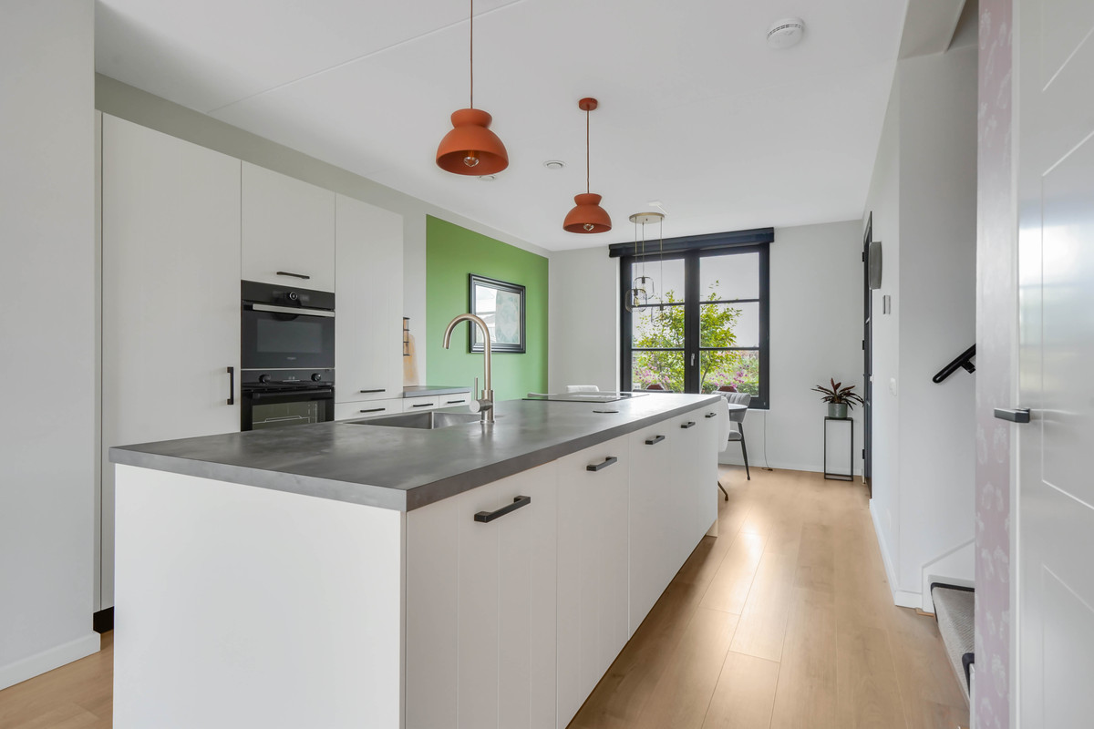 Tussenwoning te koop: Sacha Bulthuispad 5, Berkel En Rodenrijs
