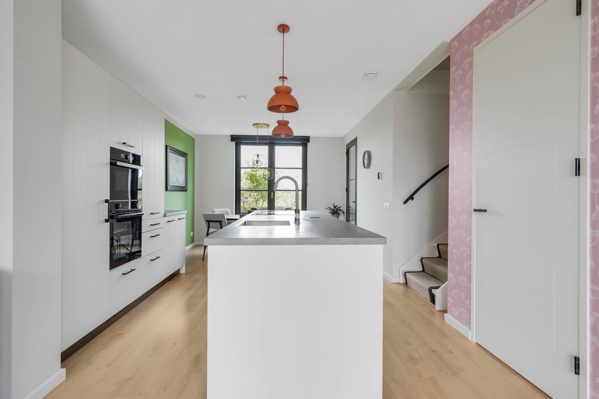 Tussenwoning te koop: Sacha Bulthuispad 5, Berkel En Rodenrijs