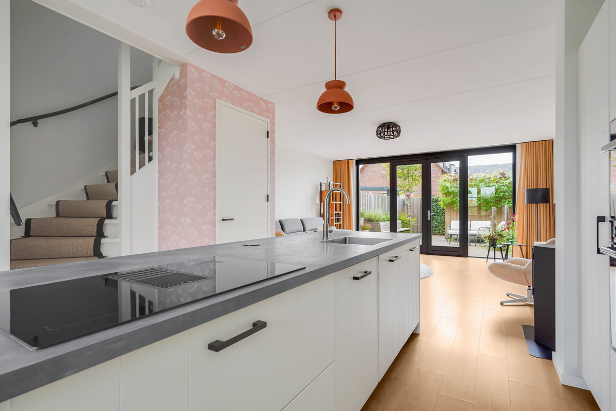 Tussenwoning te koop: Sacha Bulthuispad 5, Berkel En Rodenrijs