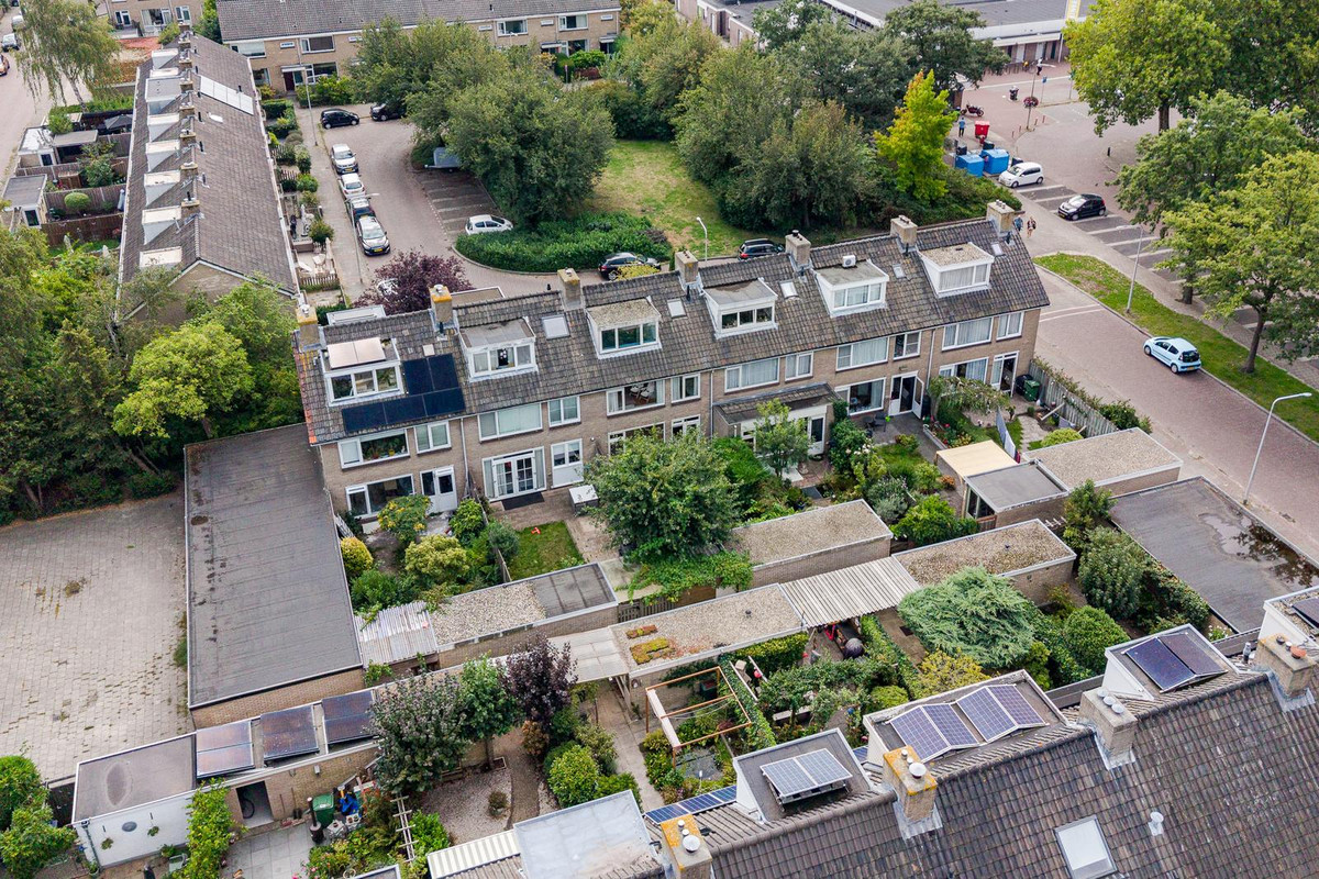 Tussenwoning te koop: Callenburghplantsoen 17, Voorschoten
