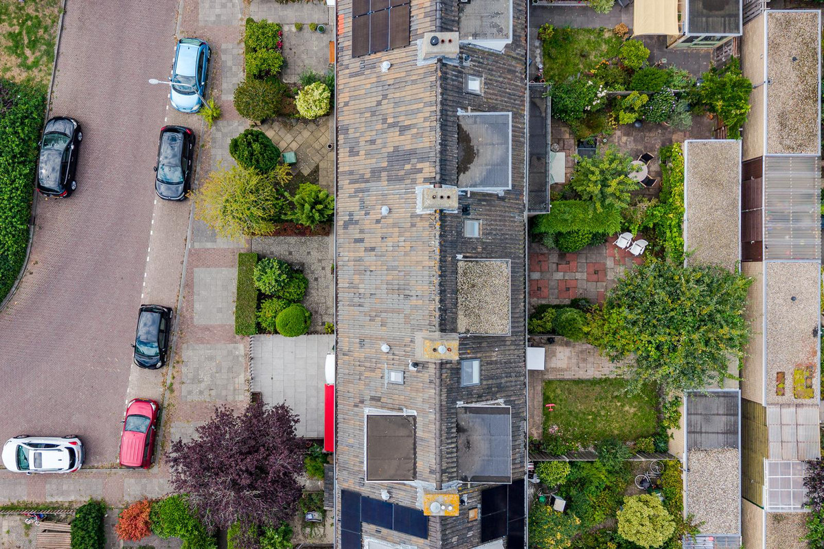 Tussenwoning te koop: Callenburghplantsoen 17, Voorschoten