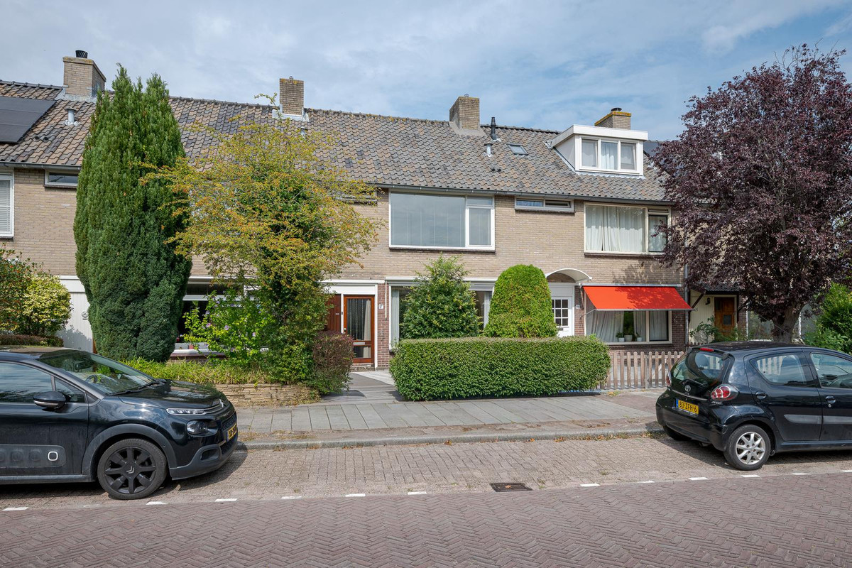 Tussenwoning te koop: Callenburghplantsoen 17, Voorschoten
