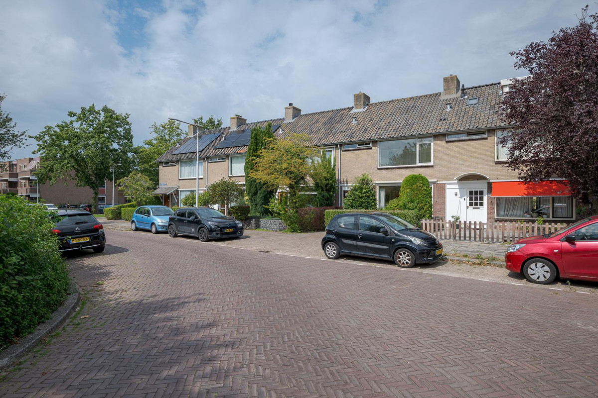 Tussenwoning te koop: Callenburghplantsoen 17, Voorschoten