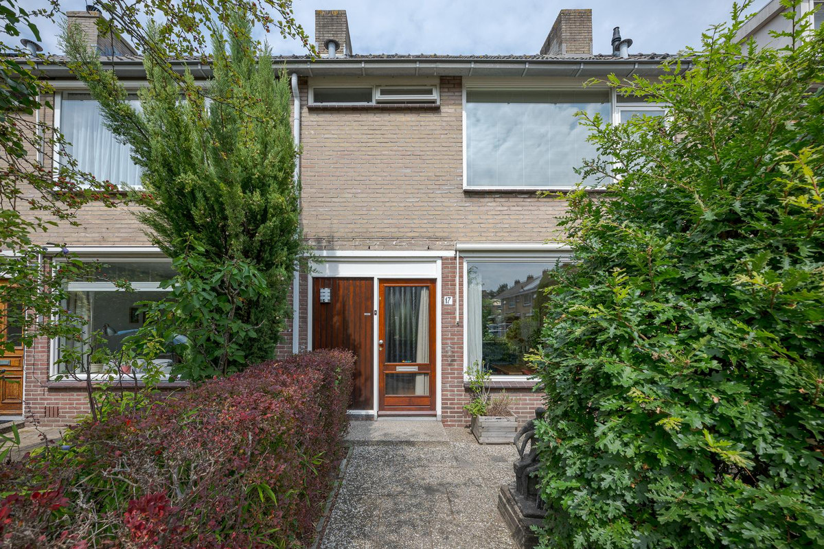 Tussenwoning te koop: Callenburghplantsoen 17, Voorschoten